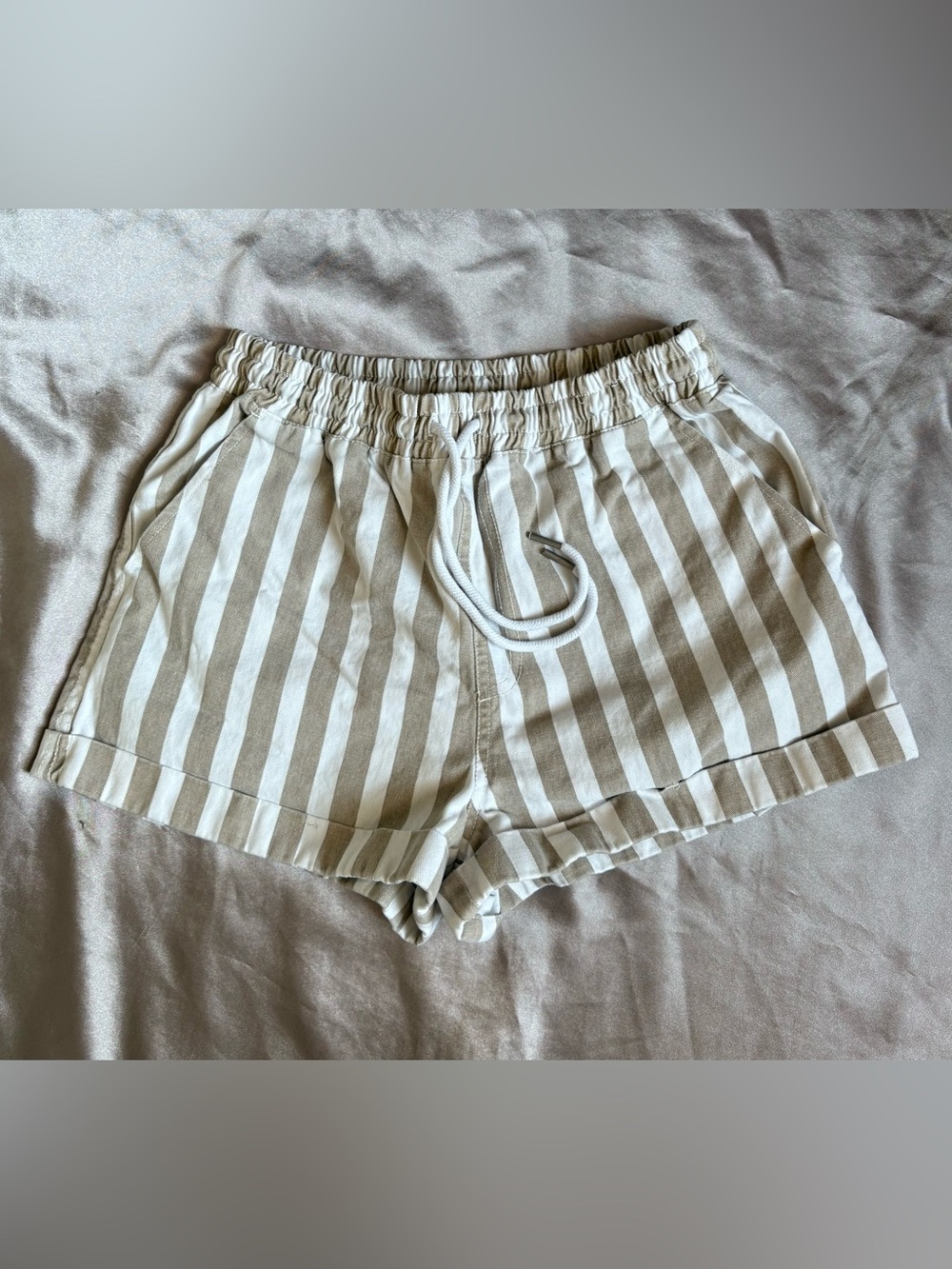 Forever 21 Shorts Size Medium